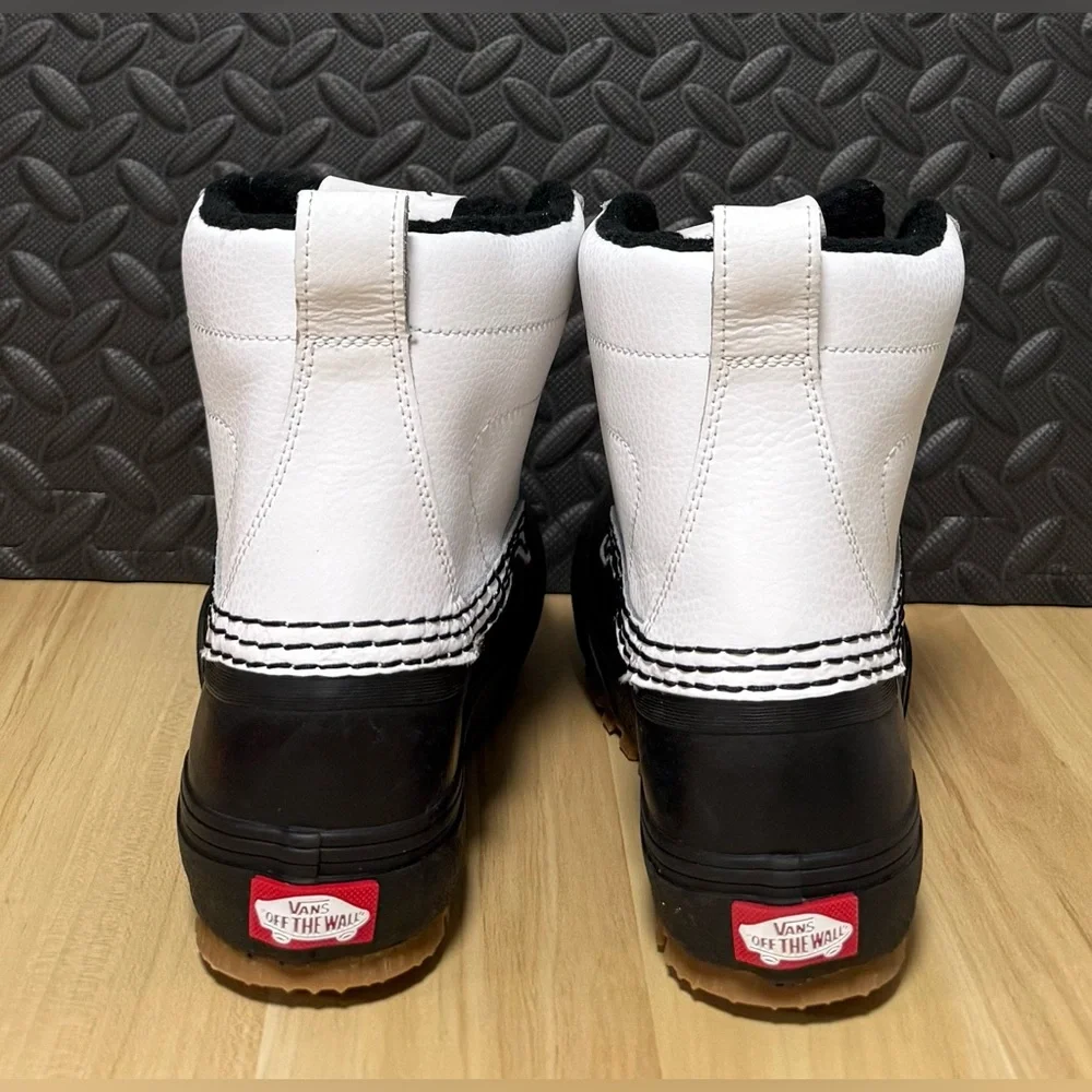 VANS‎ x Kennedi Deck Standard Mid Snow MTE Boot Shoes White Black Size 7.5